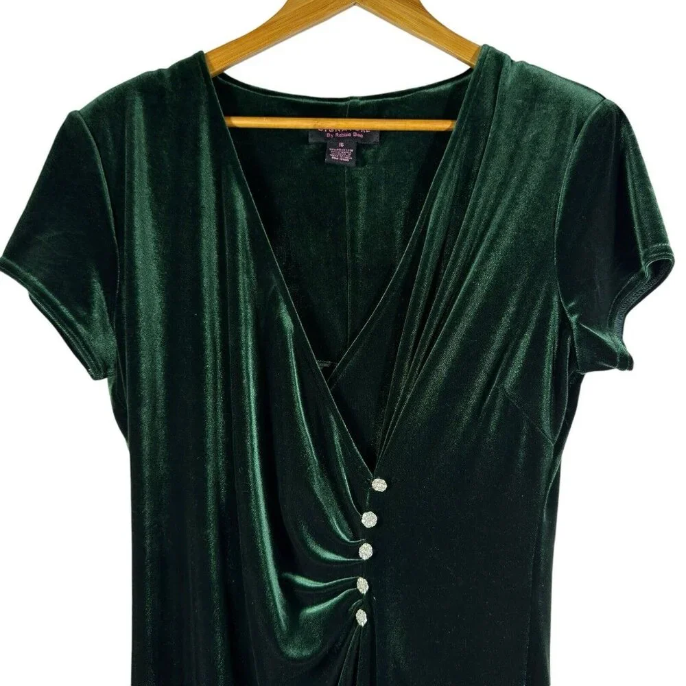 Signature By Robbie Bee Women's Dress Size 16 Green‎ Velvet Whimsical